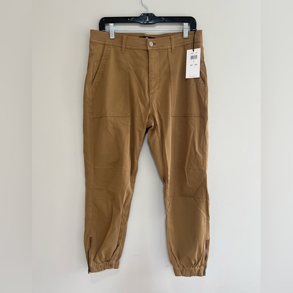 7 For All Mankind NWT Darted Boyfriend Jogger in Sateen Tan Safari, 31 - Picture 1 of 16